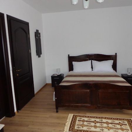 Pensiunea Aurora Hotel Racova ภายนอก รูปภาพ