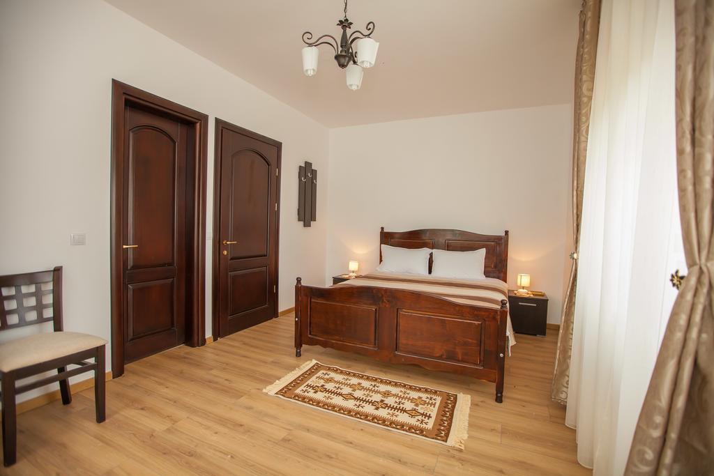 Pensiunea Aurora Hotel Racova ภายนอก รูปภาพ